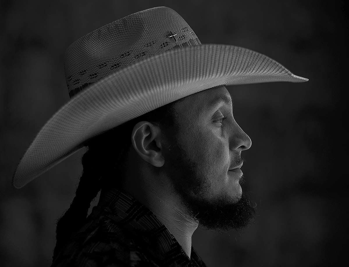 rideon2.jpg Rodeo cowboy Bradley McGee