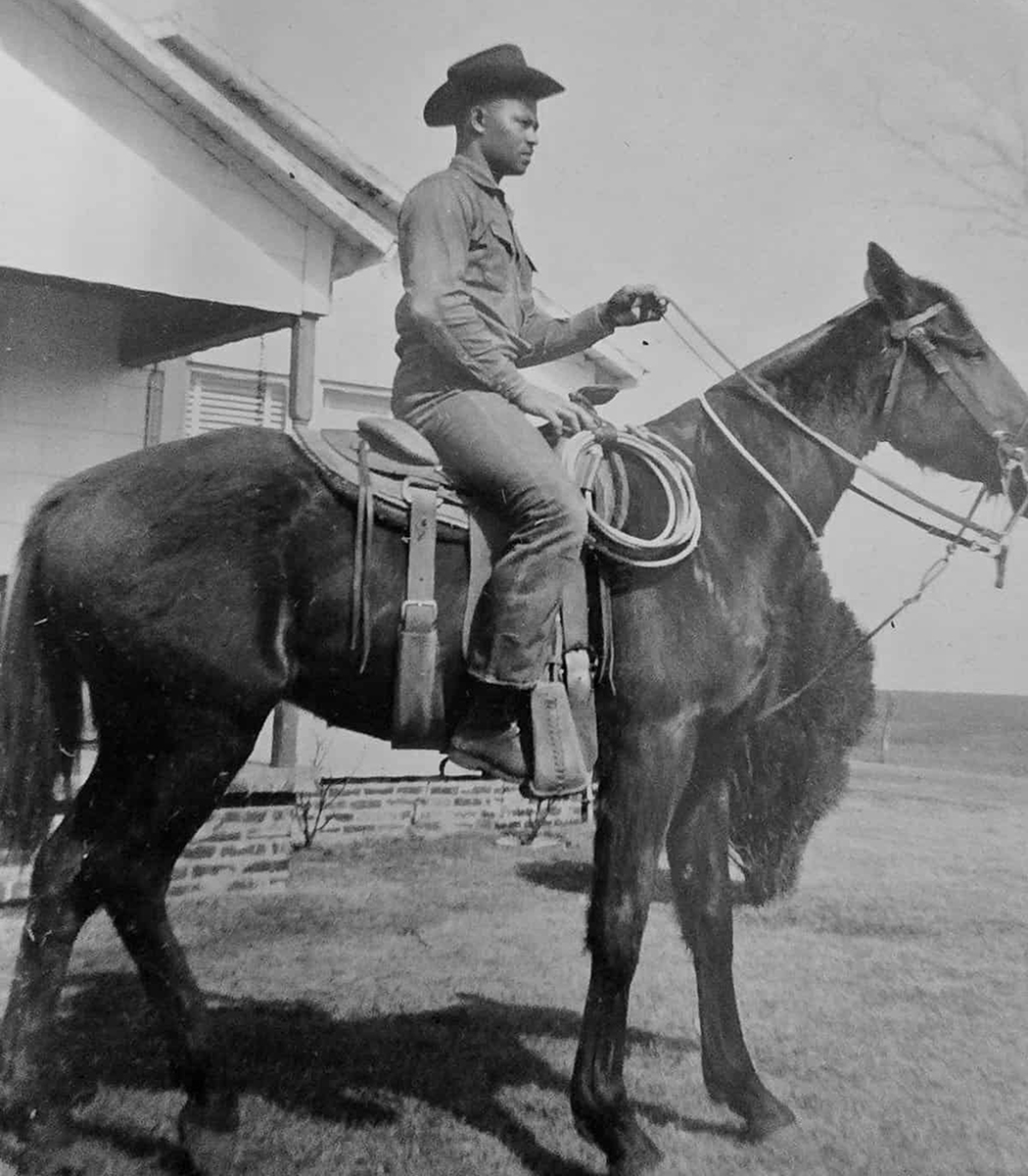 rideon4.jpg Rodeo cowboy Roy LeBlanc
